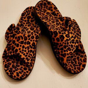 Women's Vionic Relax Slippers Natural Leopard Print Velcro Strap Size 8